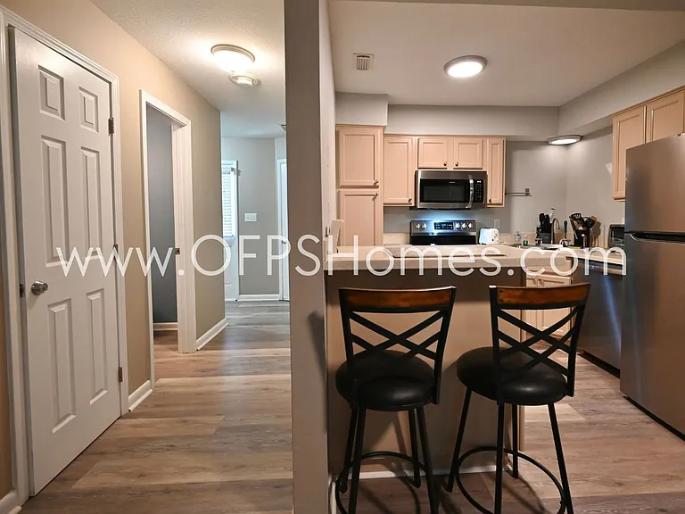 1755 Union Ave — Photo 6