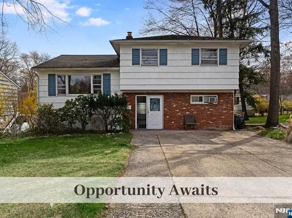 29 Lindbergh Pkwy, Waldwick, NJ 07463