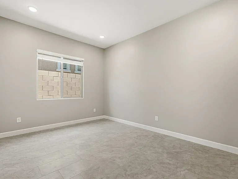 293 E Jasper Ct — Photo 16