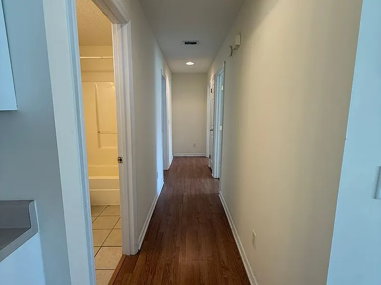 221 Millcrest Dr — Photo 8