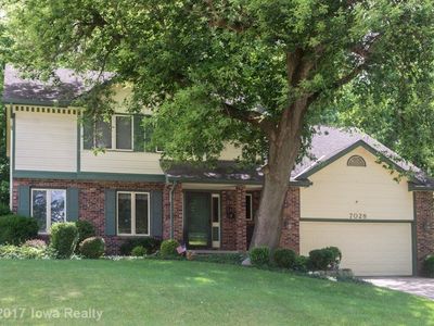 7028 Holcomb Ave, Urbandale, IA, 50322