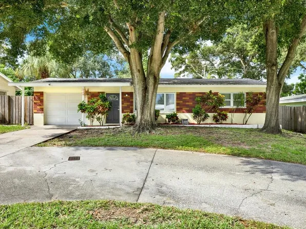 310 14th Ave SW, Largo, FL 33770