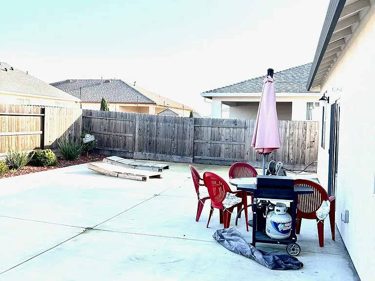 10424 Skynyrd Way — Photo 24