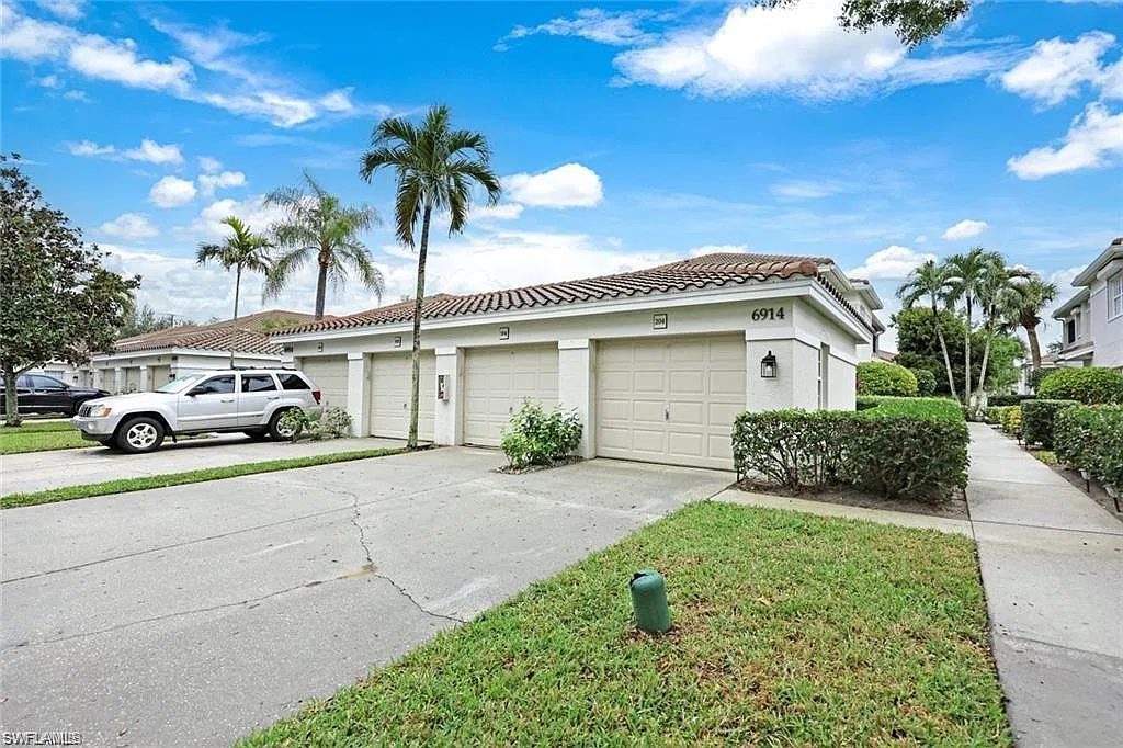 2 bed, 2.0 bath, 1696 sqft, $2,600 — Photo 1