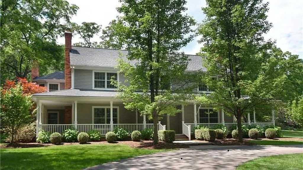 5490 Great Fosters Dr photo 1