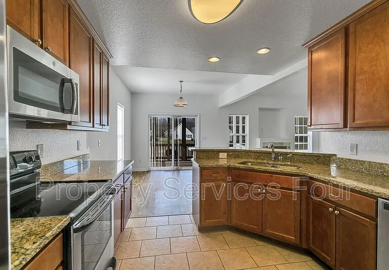 234 Moyock Landing Dr — Photo 2