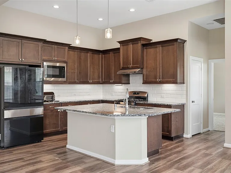 8422 Bay Orchard Dr — Photo 10