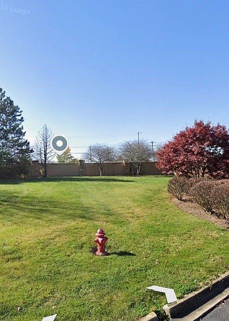 1st image of 225 E Mueller Ct