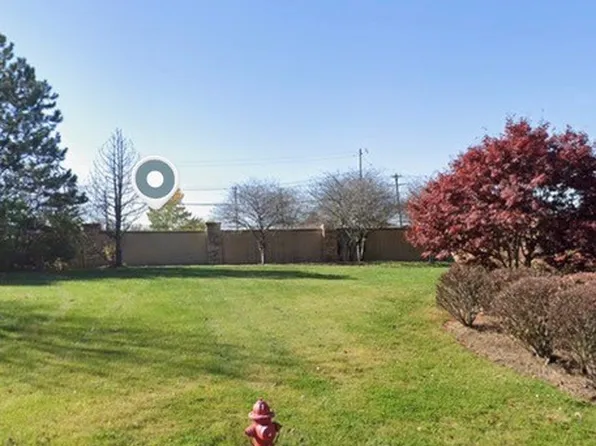 225 E Mueller Ct, Decatur, IL 62521