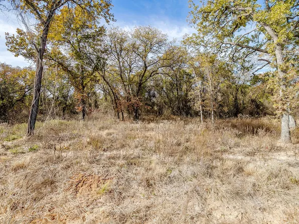 125 Prairie Winds Dr, Poolville, TX 76487