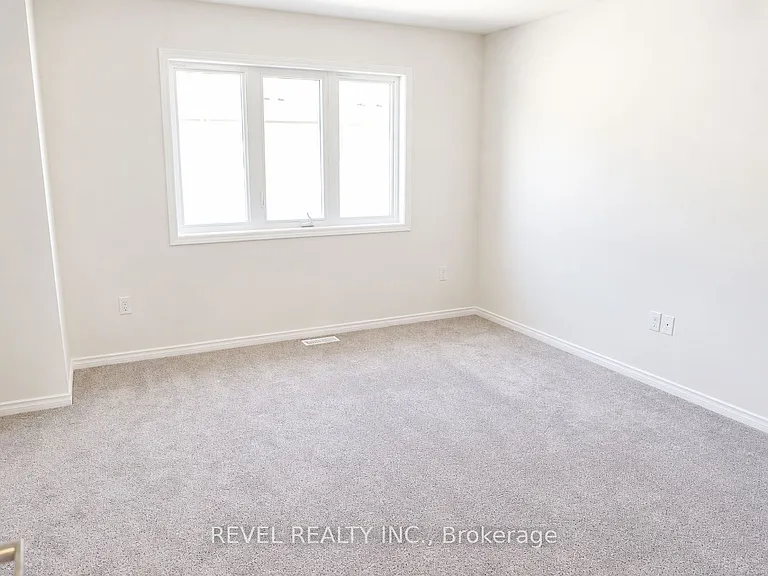 62 Munro Cir — Photo 11