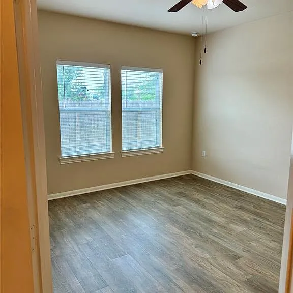 3301 Stirrat St — Photo 3
