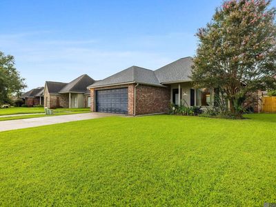 40428 Fox Run Dr, Gonzales, LA, 70737