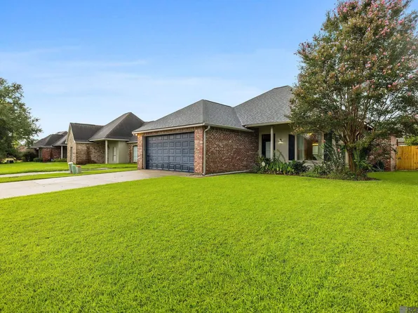 40428 Fox Run Dr, Gonzales, LA 70737