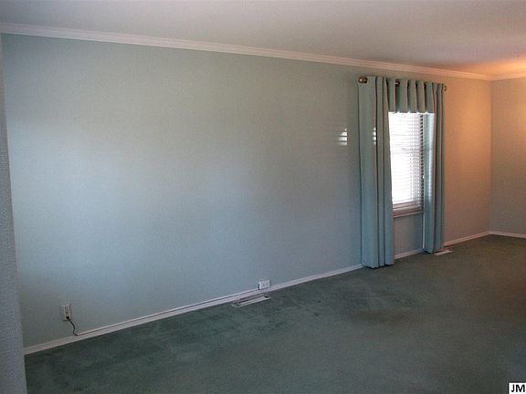 5th image of 3431 Acacia Blvd