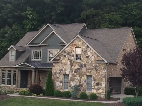 2379 Crescent Lake Dr, Johnson City, TN 37615