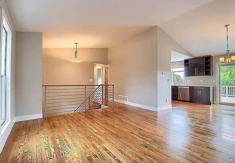 559 London Ave — Photo 4