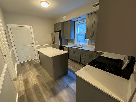 5th image of 3347 N Hamlin Ave APT 1
