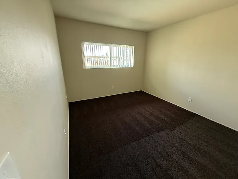 1540 E. Canfield Lane — Photo 7