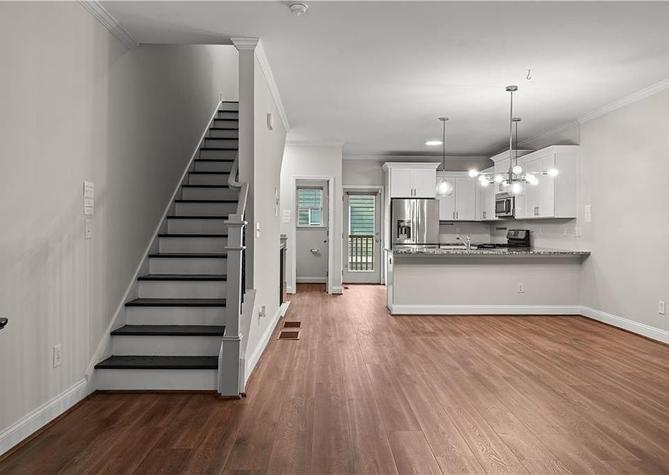 1st image of 1365 Memorial Dr SE Unit 13