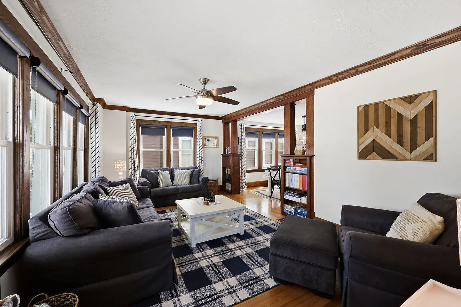 6 bed, 6.0 bath, 2884 sqft, $10,582 — Photo 3