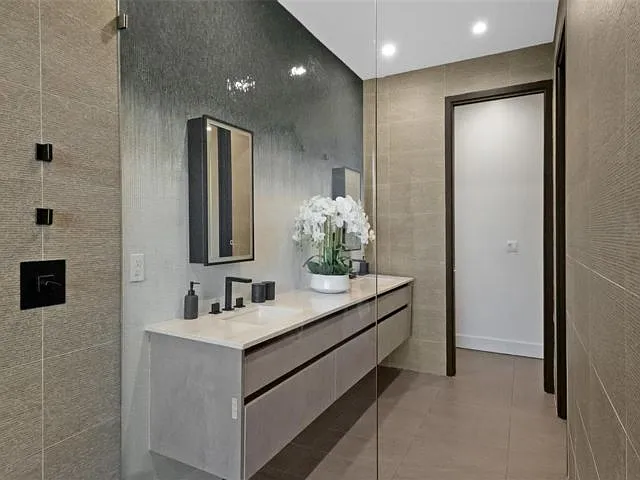 823 Ponce De Leon Dr — Photo 10