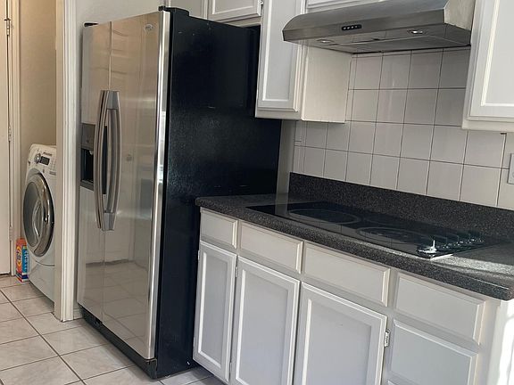 5th image of 3616 Parkmead Dr
