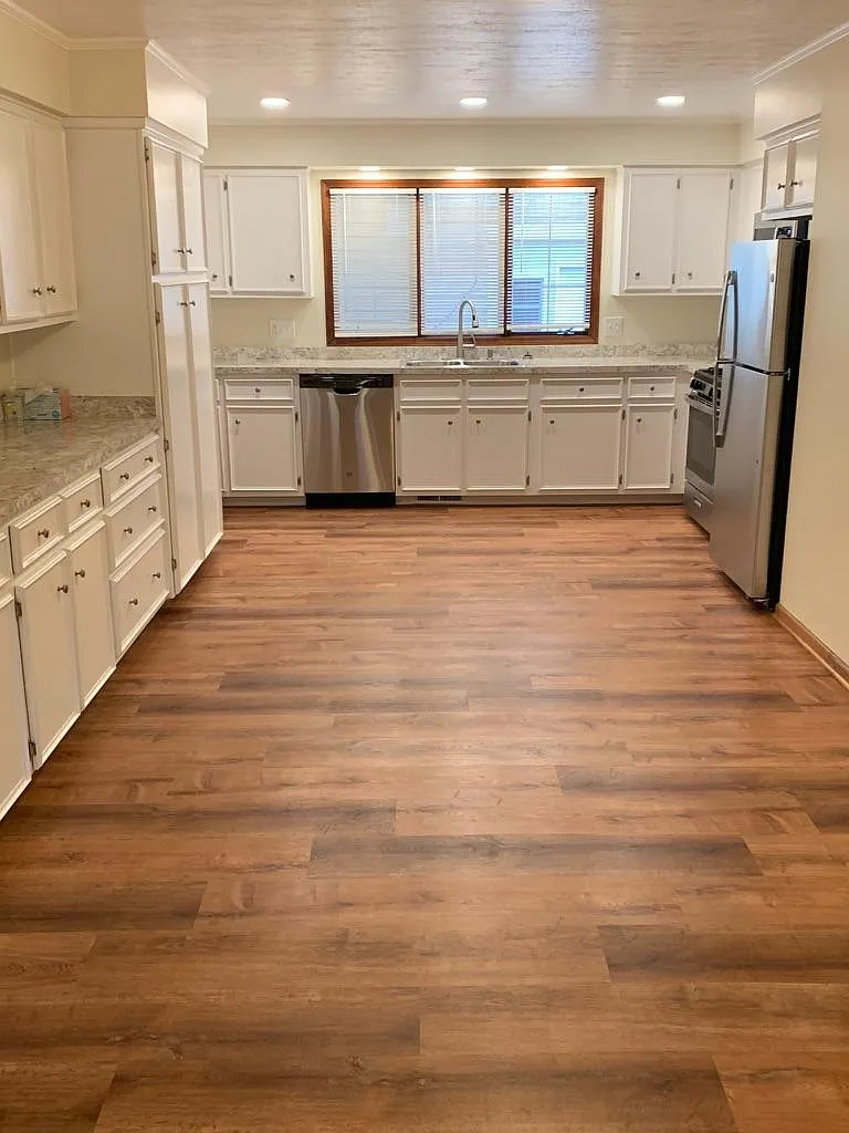 133 Castle Blvd — Photo 4