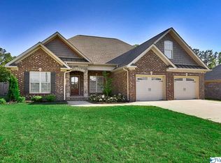 307 Pembrooke Cir SE, Hartselle, AL 35640