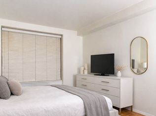 100 Central Park S APT 6G, New York, NY