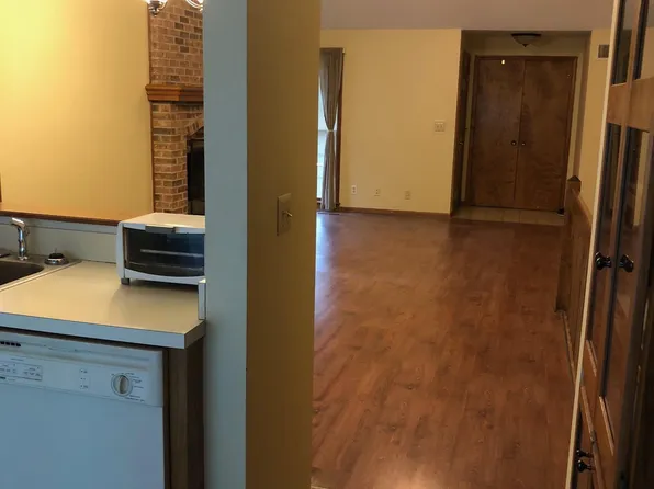 11117 W 113th St, Overland Park, KS 66210