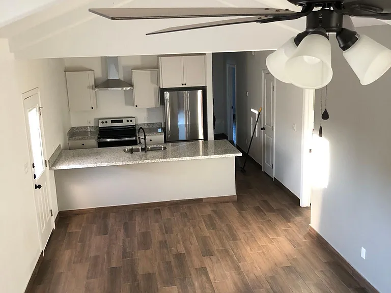 1027 Fairway Dr #1 — Photo 3