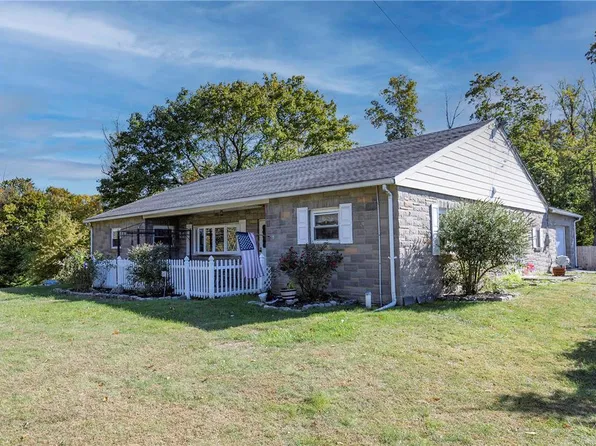 1365 Sleepy Hollow Rd, Pennsburg, PA 18073