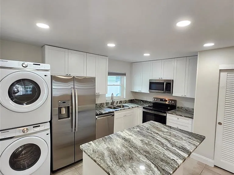 15414 Avalon Ave #2 — Photo 15
