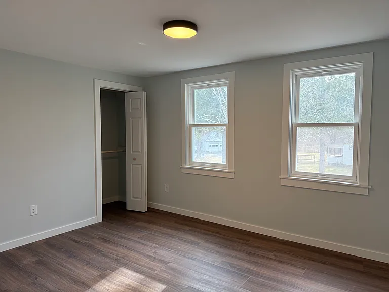 485 Pine St — Photo 4