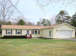 7018 Reed Rd, Conneaut, OH 44030