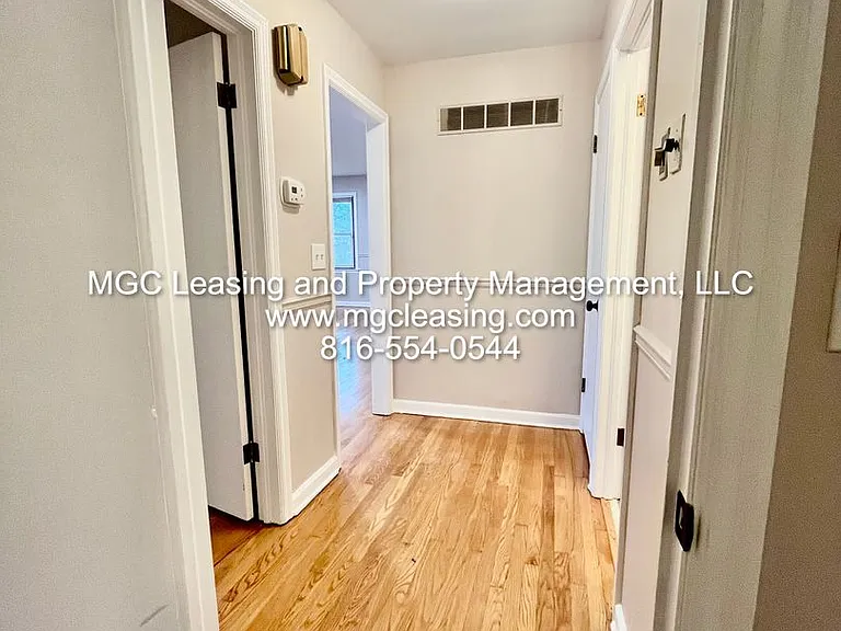 102 SE 9th St — Photo 10