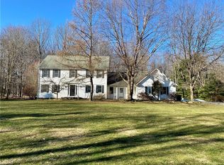 8390 Timber Trl, Chagrin Falls, OH 44023