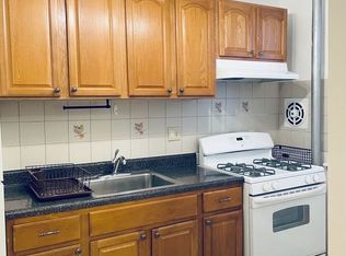 32-72 30th St #1RGT, Astoria, NY 11106