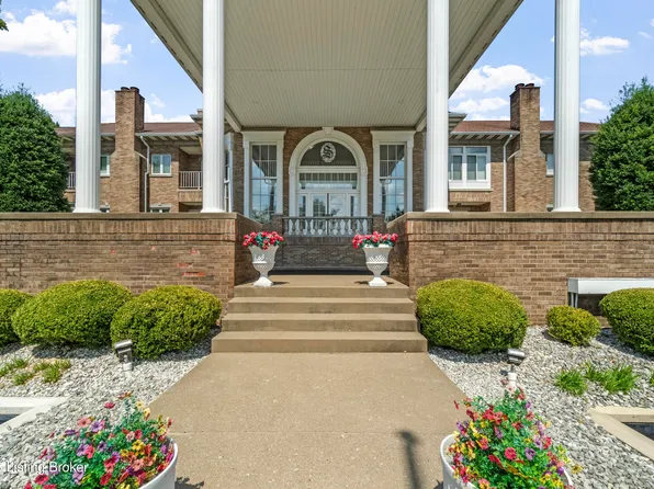 8605 Shelbyville Rd APT 127, Louisville, KY 40222