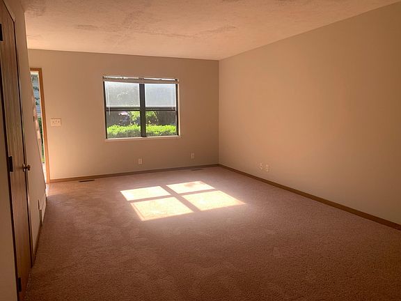 4th image of 397 E 40th St #2