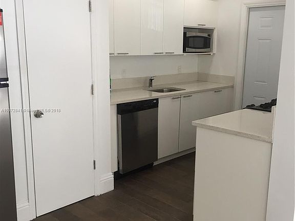4th image of 1005 Bay Dr #942