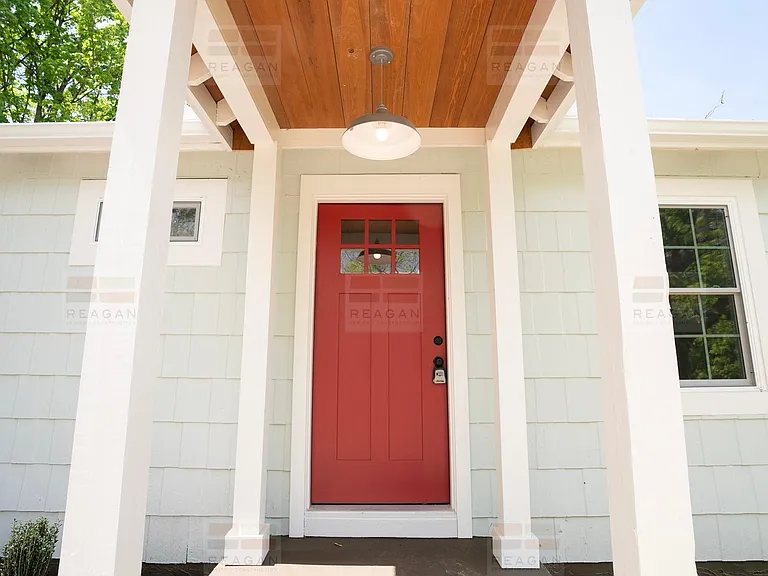 2519 Maple Dr — Photo 1