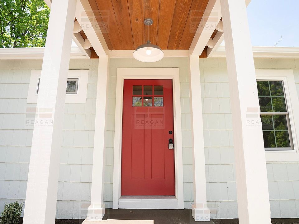 1st image of 2519 Maple Dr