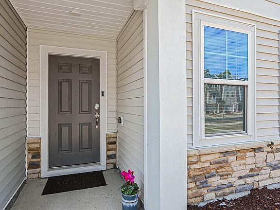 3rd image of 2528 Chert Ln