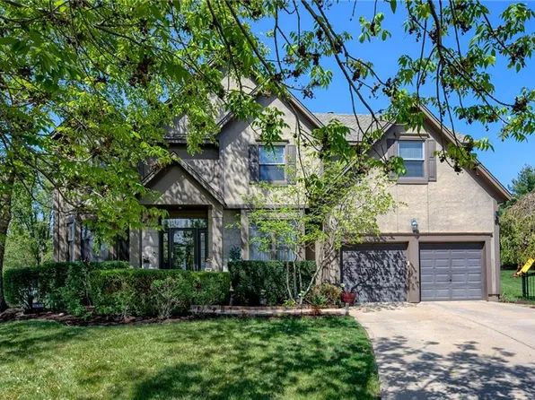 14301 Mackey St, Overland Park, KS 66223