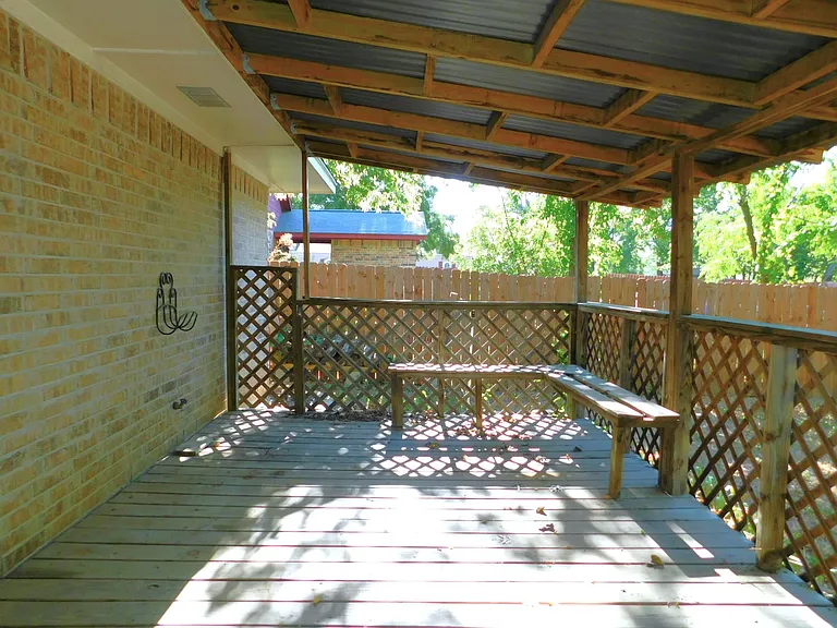 1114 E Mulberry St — Photo 22
