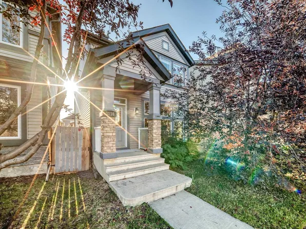 3116 Arthurs Cres SW, Edmonton, AB T6W 2H7
