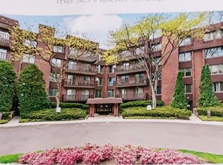 1175 Lake Cook Rd APT 201W, Northbrook, IL 60062