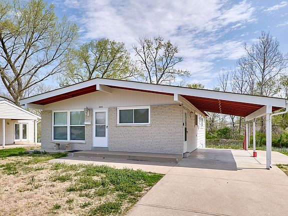 2nd image of 305 Moule Dr